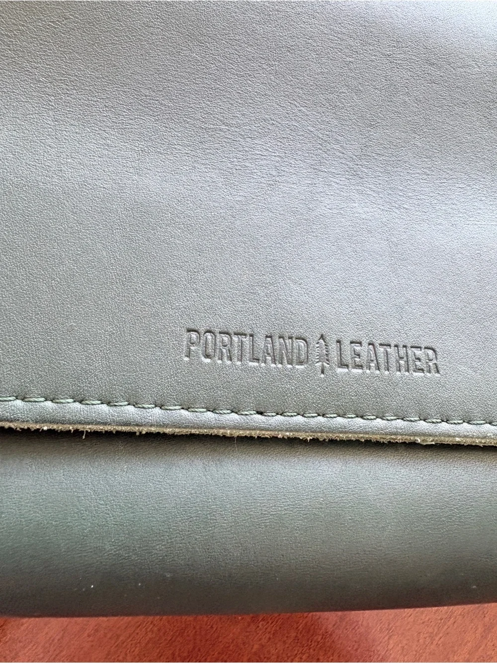 Portland Leather Metro Crossbody Bag in Emerald Green - Picture 4 of 7